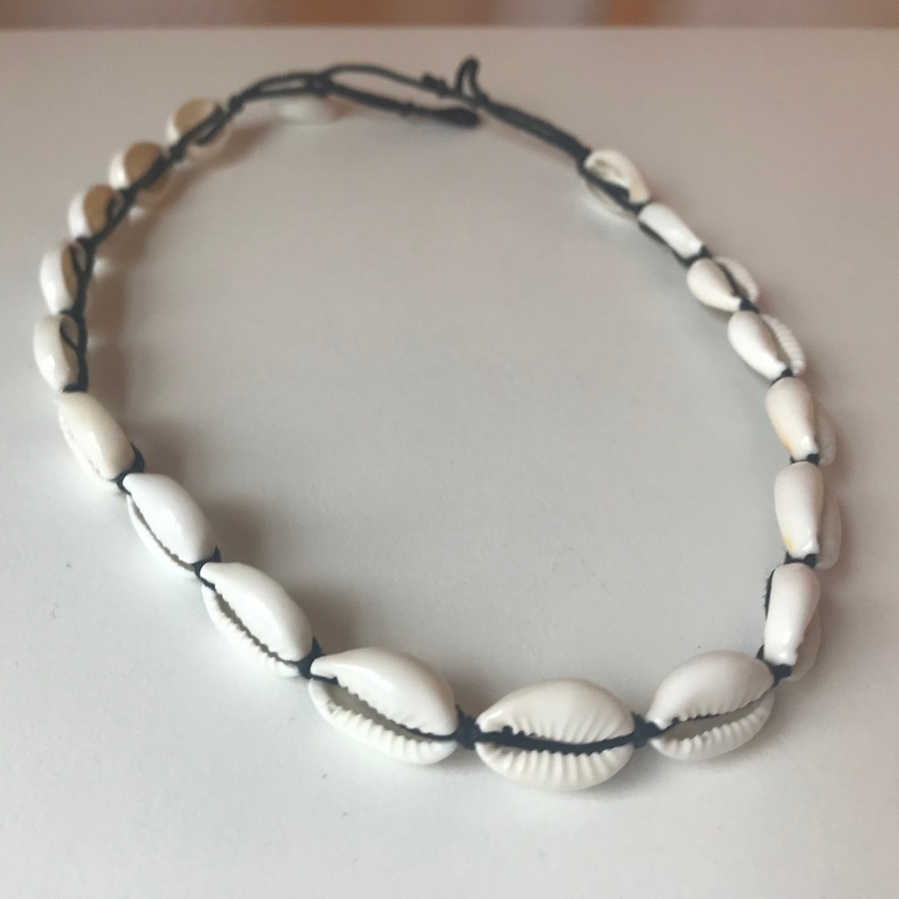 Shell Choker with Black String